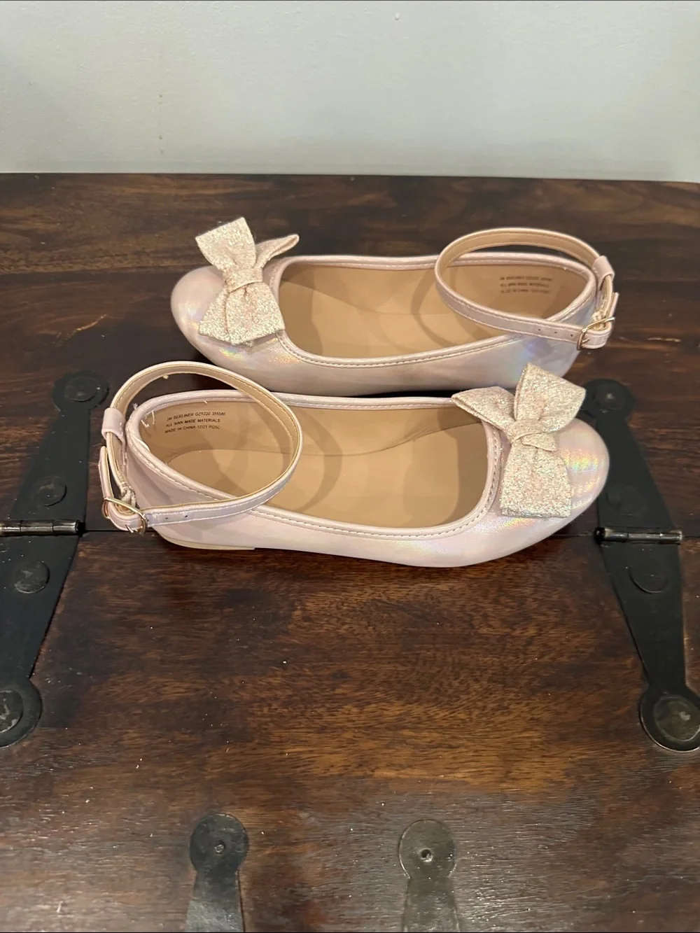 Sugar Girls Pink Iridescent Bow Shoes Size 3